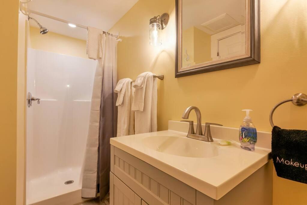 2Br Apt W/ 3 Min Walk To Downtown Swh - Low Tide Southwest Harbor Eksteriør billede